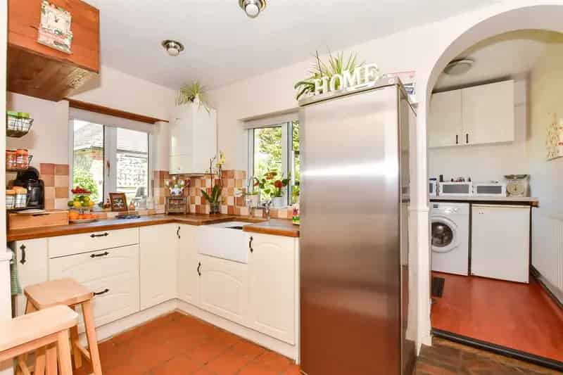 3 bedroom cottage for sale
