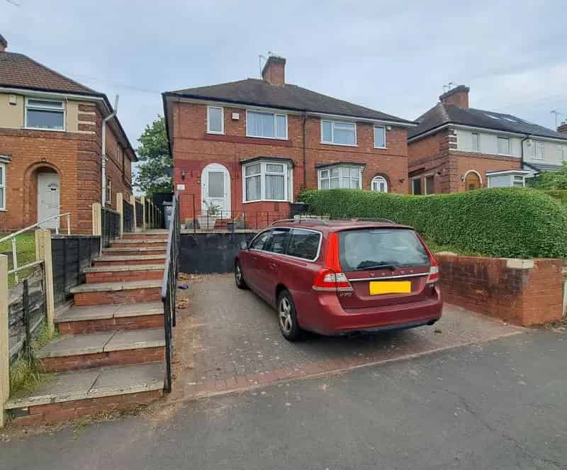 3 Bedroom End Terrace House For Sale