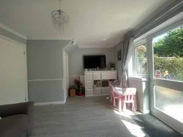 House with New Bathroom Garden and Parking Near Schools