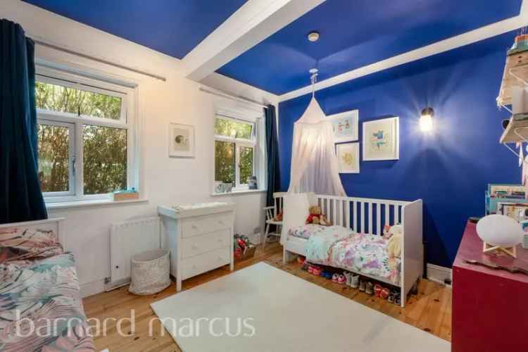 Stunning 2-Bedroom Maisonette Near Morden Hall Park