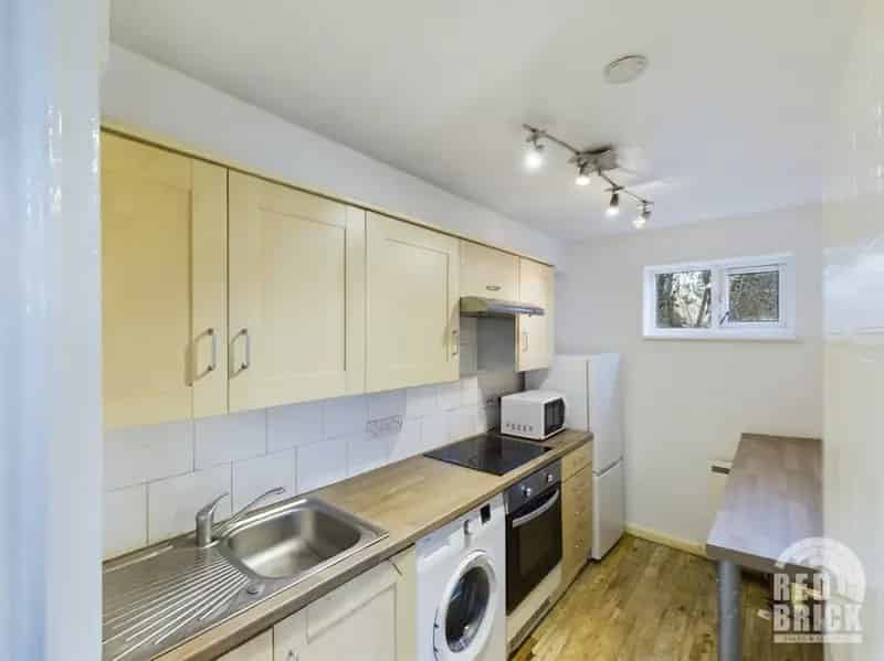 1 Bedroom Flat House to Rent