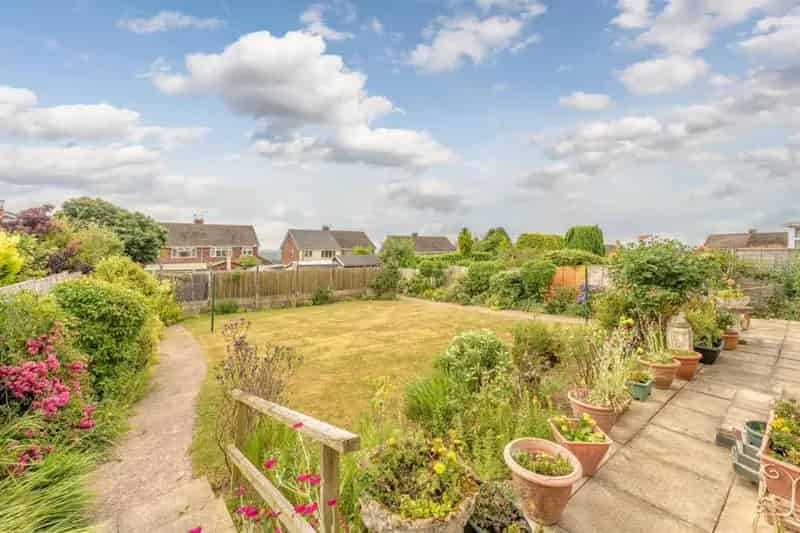 3 Bed Extended Detached Bungalow For Sale