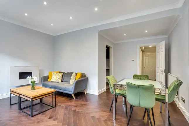 Flat to rent in Ovington Square, London SW3