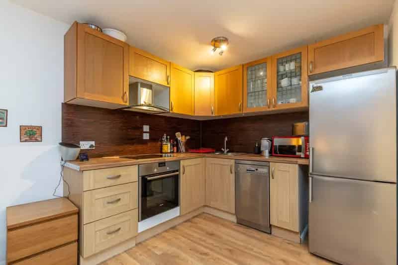 3 Bedroom Flat To Rent Available June 30 2025