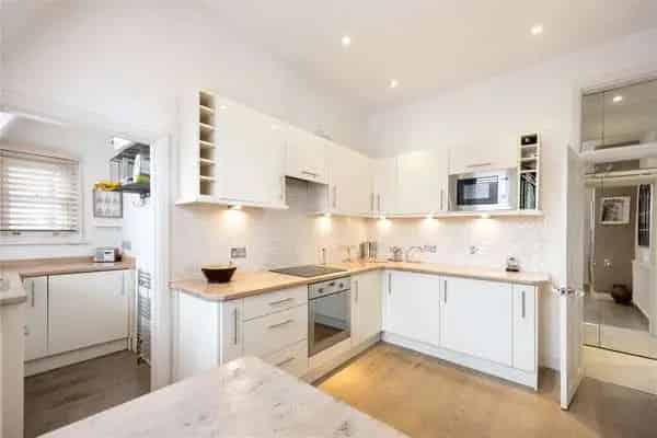 2-Bedroom Apartment near Battersea Park