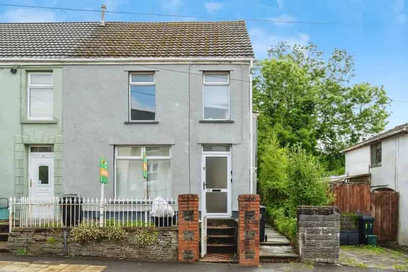 3 Bedroom End Terrace House Aberdulais - Recently Refurbished