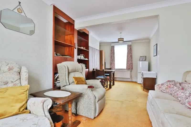 Semi Detached Cottage Two Bedrooms Bournemouth