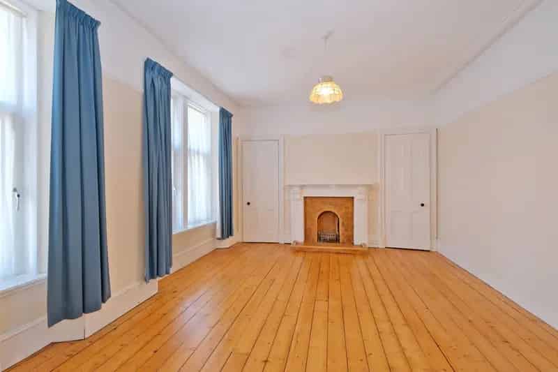 Spacious 4-Bedroom Double Upper Flat For Modernisation