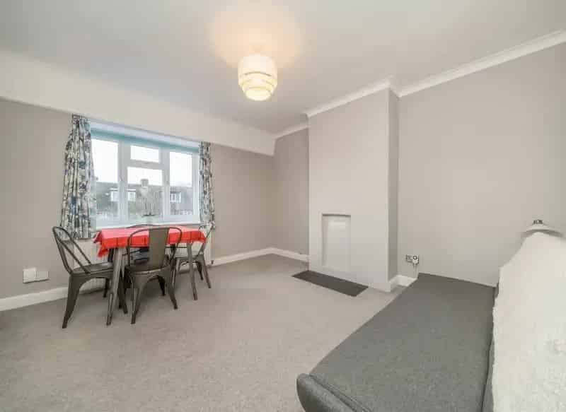 Flat For Sale , Richmond Road, London, England