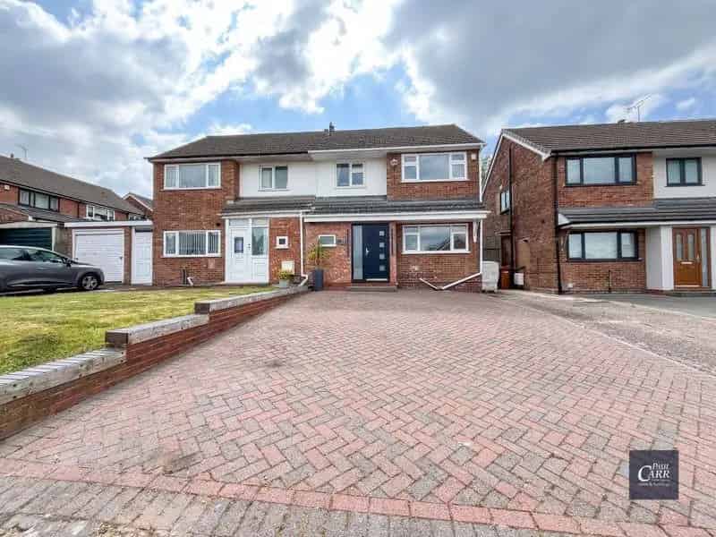 3 Bedroom Semi Detached House For Sale