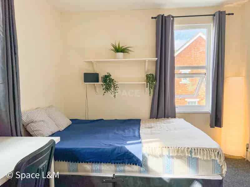 9 Bedroom House Share near Reading University