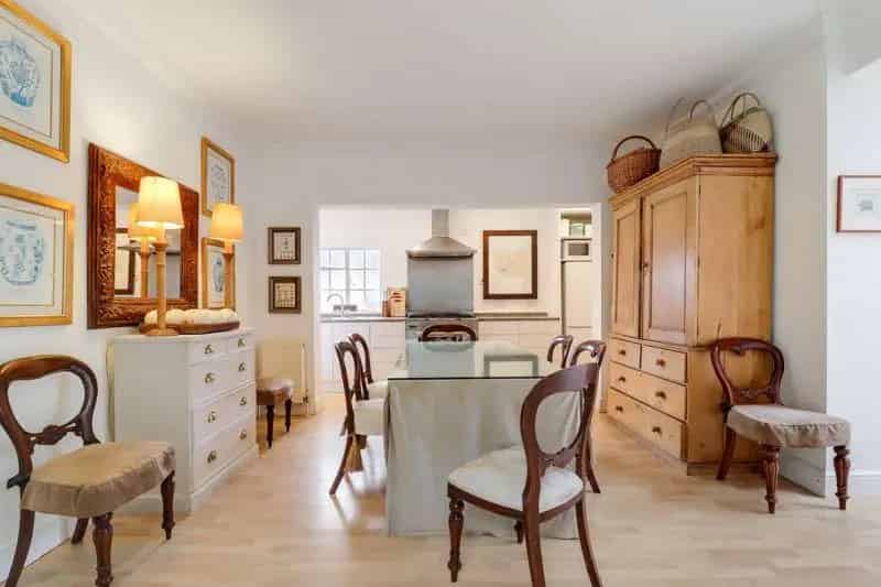 3 Bed Detached House For Sale - High Ceilings and Feature Fireplaces
