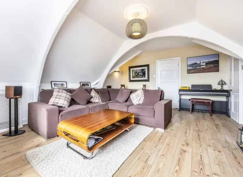 Flat For Sale , Langley Avenue, London, England