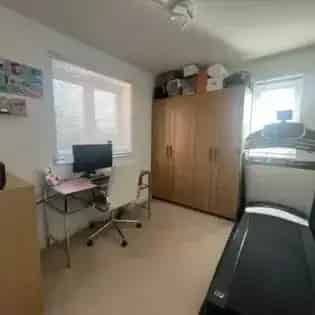 2 Bedroom Flat 158m² Birmingham Parking Available June