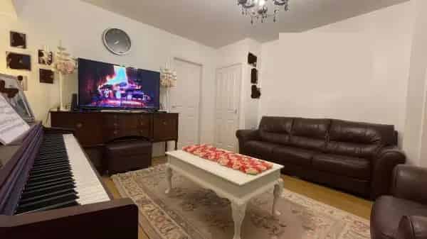 3-Bedroom Semi-Detached House Stoke-on-Trent Family Home