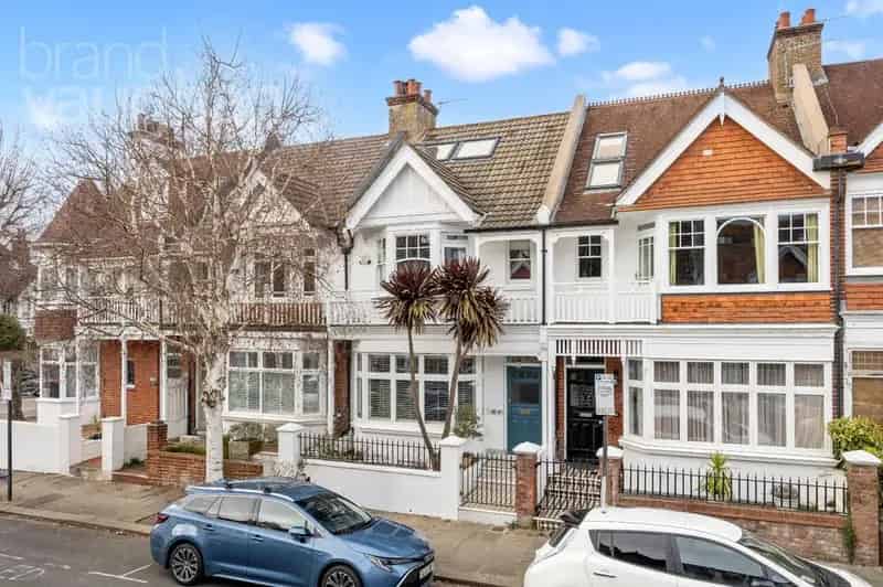 5 Bedroom Terraced House for Sale