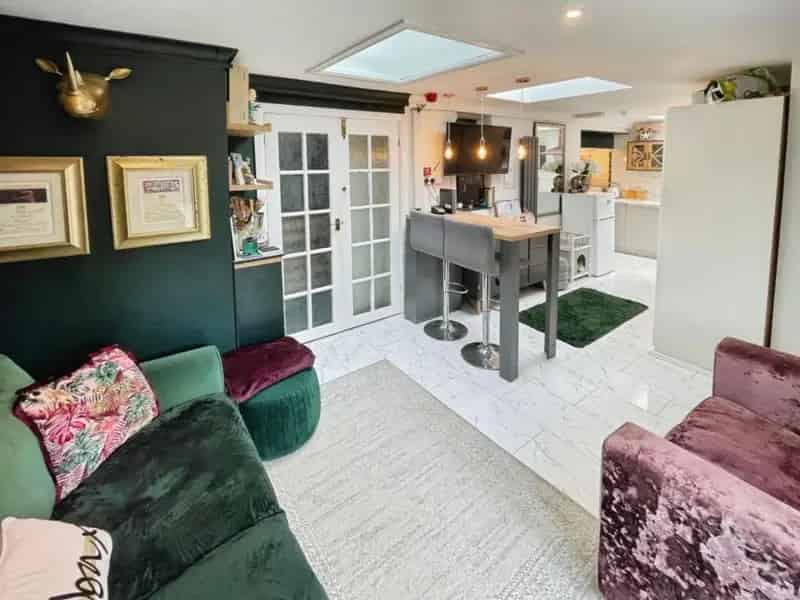 8 Bed House Guest House Business Opportunity