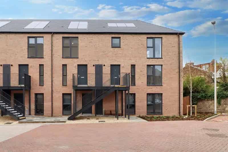 2 Bedroom Maisonette to Rent Edinburgh EH6