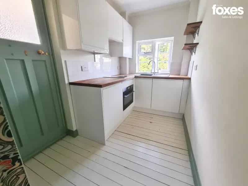 1 Bedroom Apartment Near Beach - Available Mid-June 2025