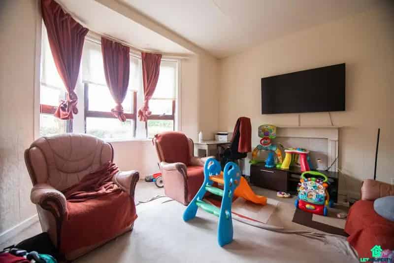 2 Bedroom Flat for Sale Glasgow Investment Opportunity