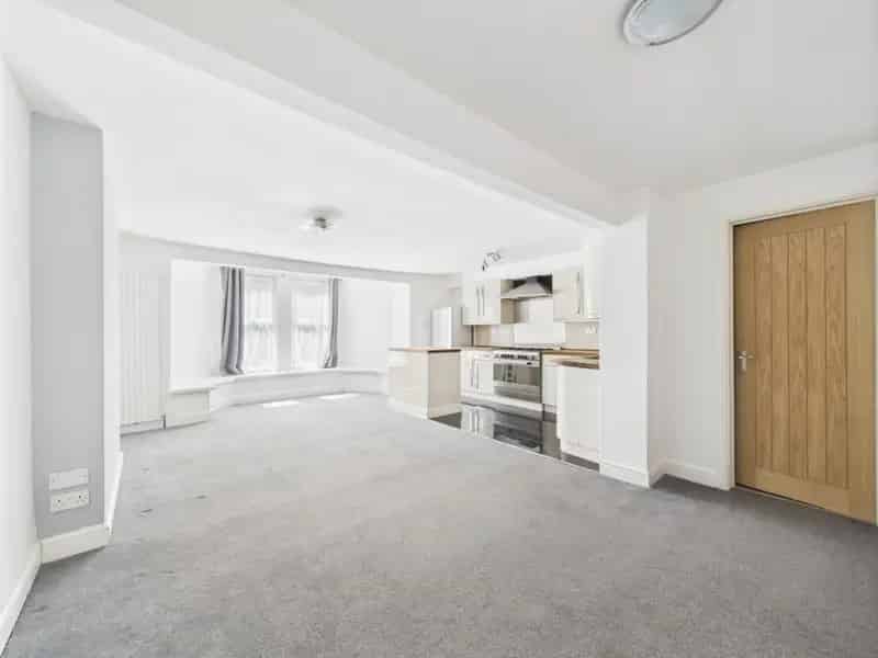 2 Bedroom Flat For Sale Plymouth City Centre