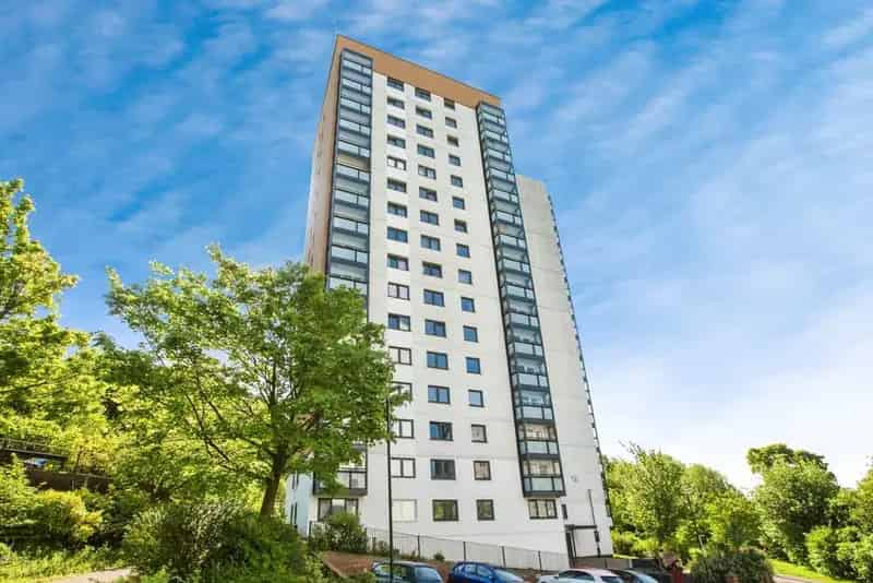 1 Bedroom Flat for Sale Halifax West Yorkshire HX2