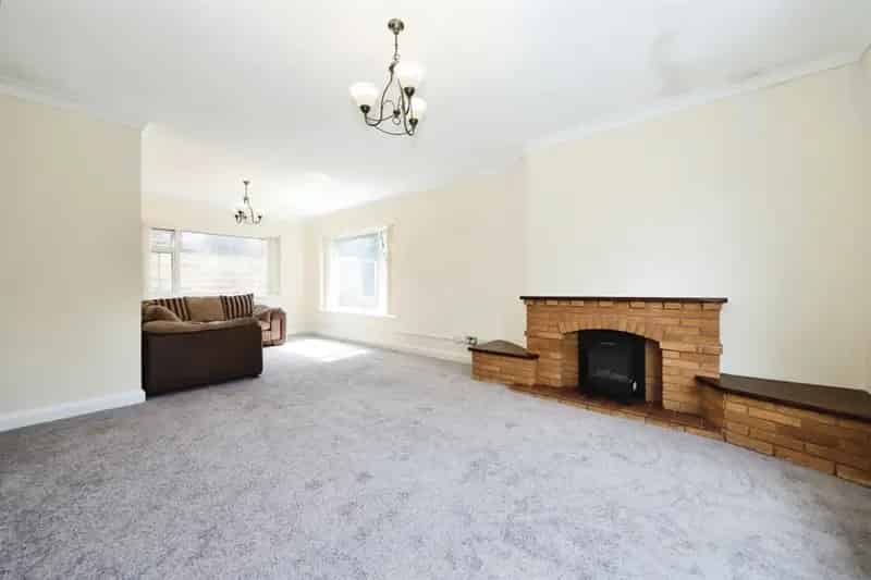 Three Bedroom Detached Bungalow Near Bewdley Town Centre