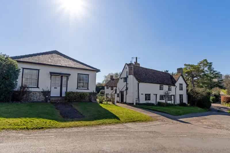 5 Bedroom Detached House with Annex and Pool Hadstock