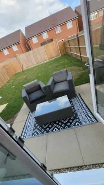 2 Bed House Berkshire Near Wokingham Reading Bracknell