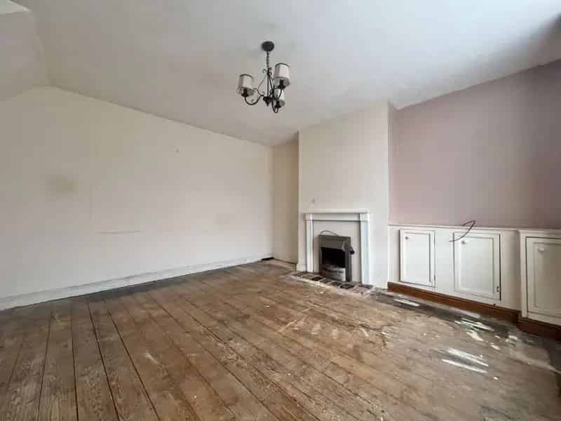 2 Bedroom End Terrace House for Rent