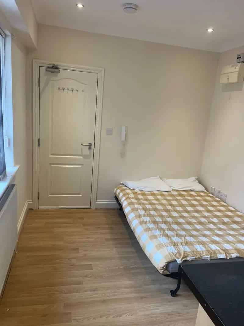 0 Bedroom Studio House to Rent in London