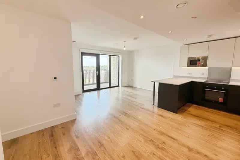 2-Bed 2-Bath Apartment Millbrook Studios Zero Deposit Available