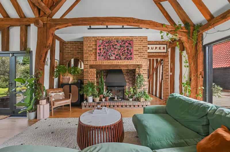 5 Bedroom Barn Conversion Maldon