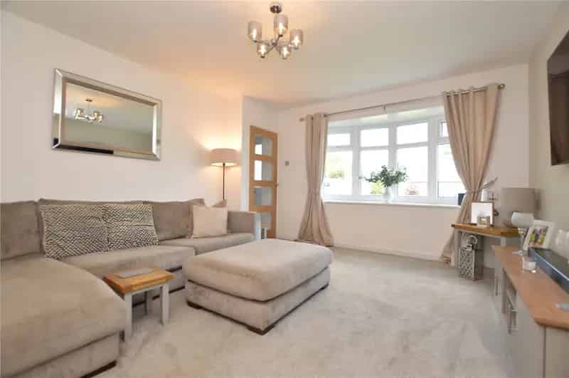 Extended Three-Bedroom Semi-Detached House in Rothwell