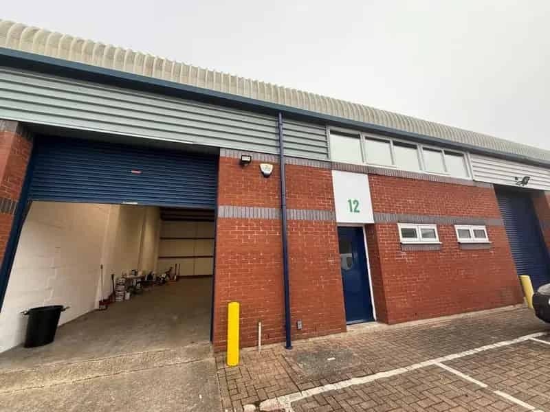 Refurbished Warehouse 2434 sq ft Aylesbury