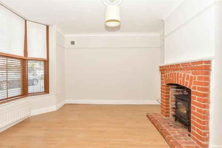 2 Bedroom Semi-Detached House for Sale in Chichester