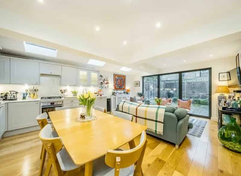 Two Double Bedroom Ground Floor Garden Flat