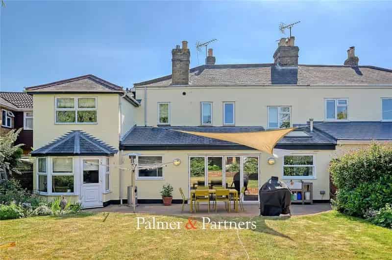4 Bedroom Semi-Detached House for Sale