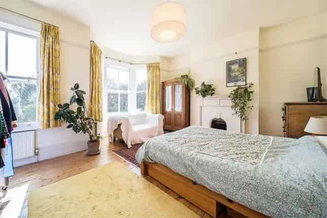 4 Bedroom Victorian House Telegraph Hill SE14 City Views 2143 sq ft