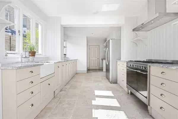 Charming Garden Flat  2 Bedrooms  South East Facing Garden