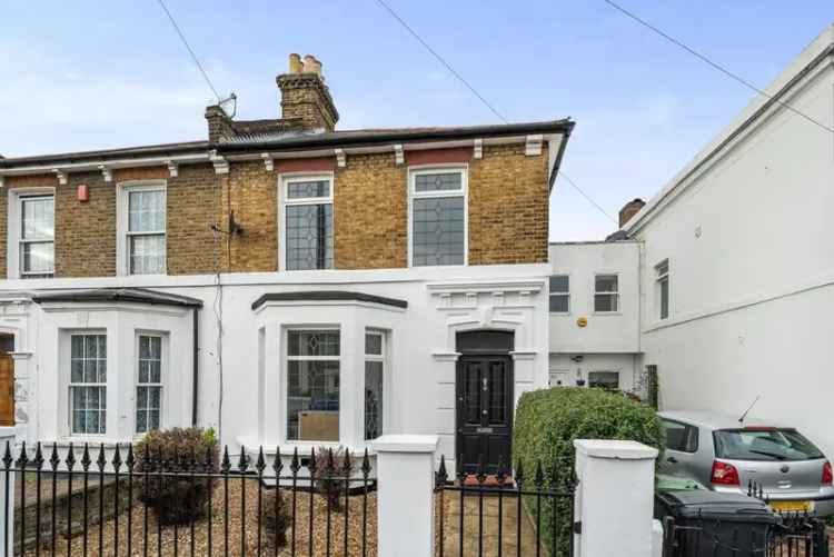 House For Sale in London, England