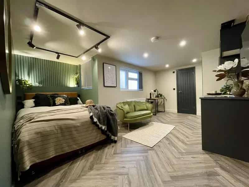Studio to Rent