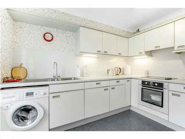 2 bedroom flat  for sale