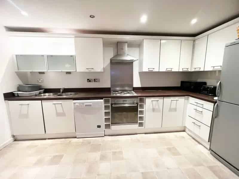 2 Bedroom Flat For Sale Near Warrington Centre