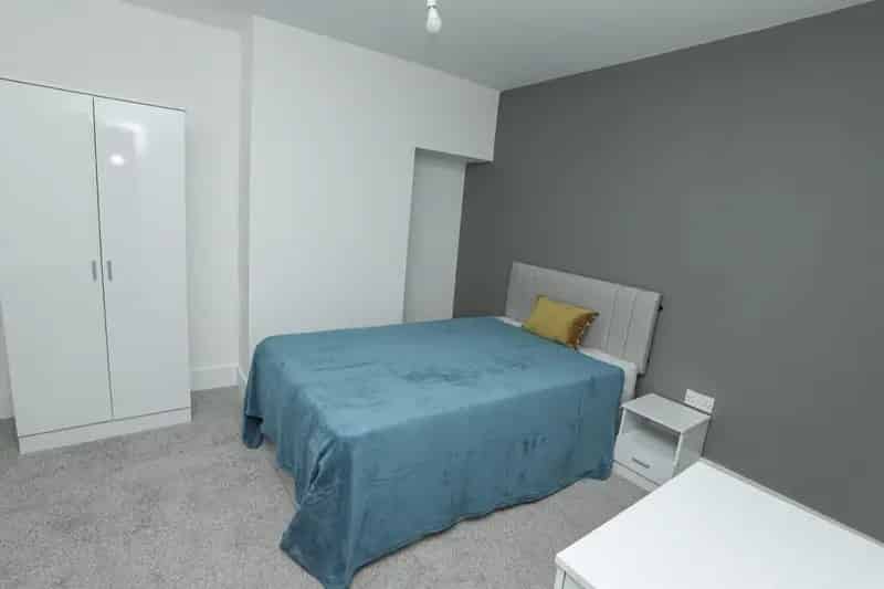 4 bedroom House
Let Agreed