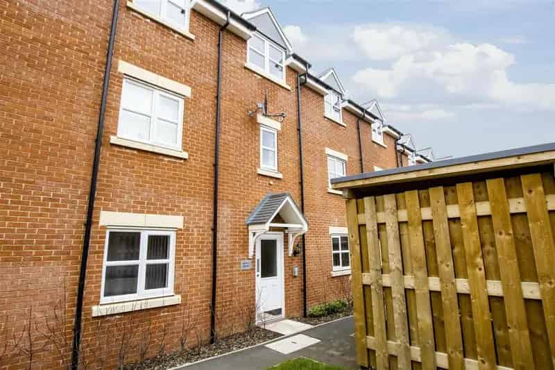 2 Bedroom Flat to Rent - Fully Managed Property