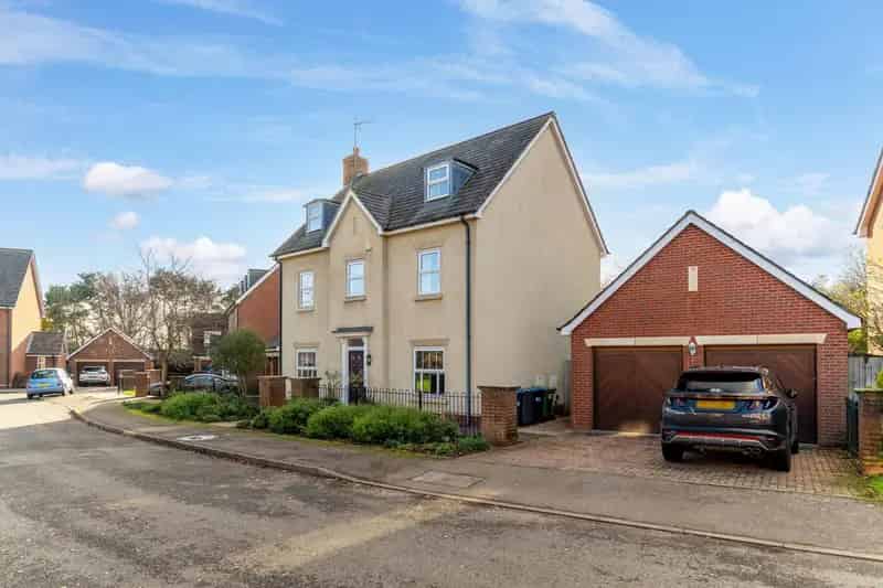 Executive Five Bedroom Detached House Rugby