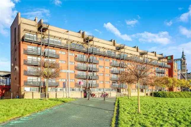 Flat for sale in Clyde Street, Glasgow, Glasgow City G1