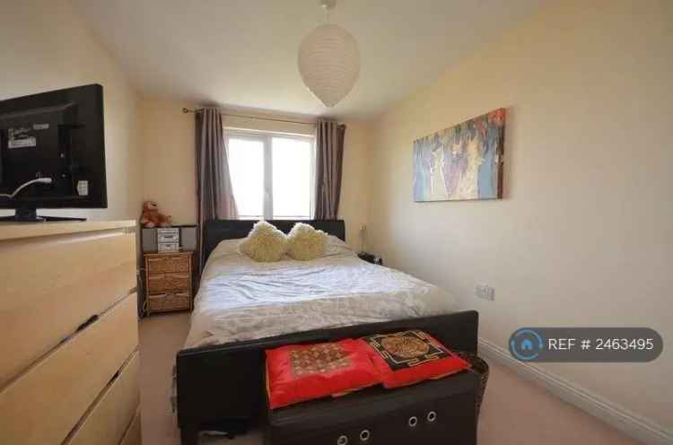 2 Bedroom Flat South Facing Balcony Unfurnished