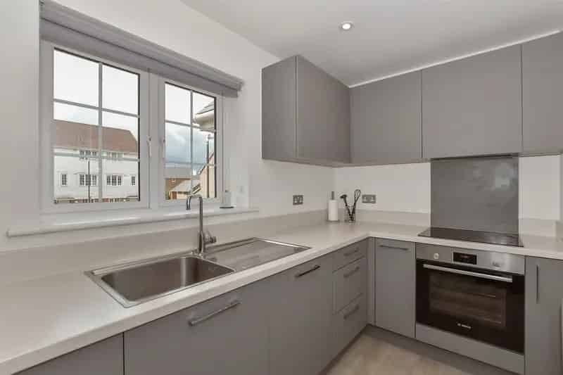 2 Bedroom Coach House for Sale - Gym, Garage, Chain Free